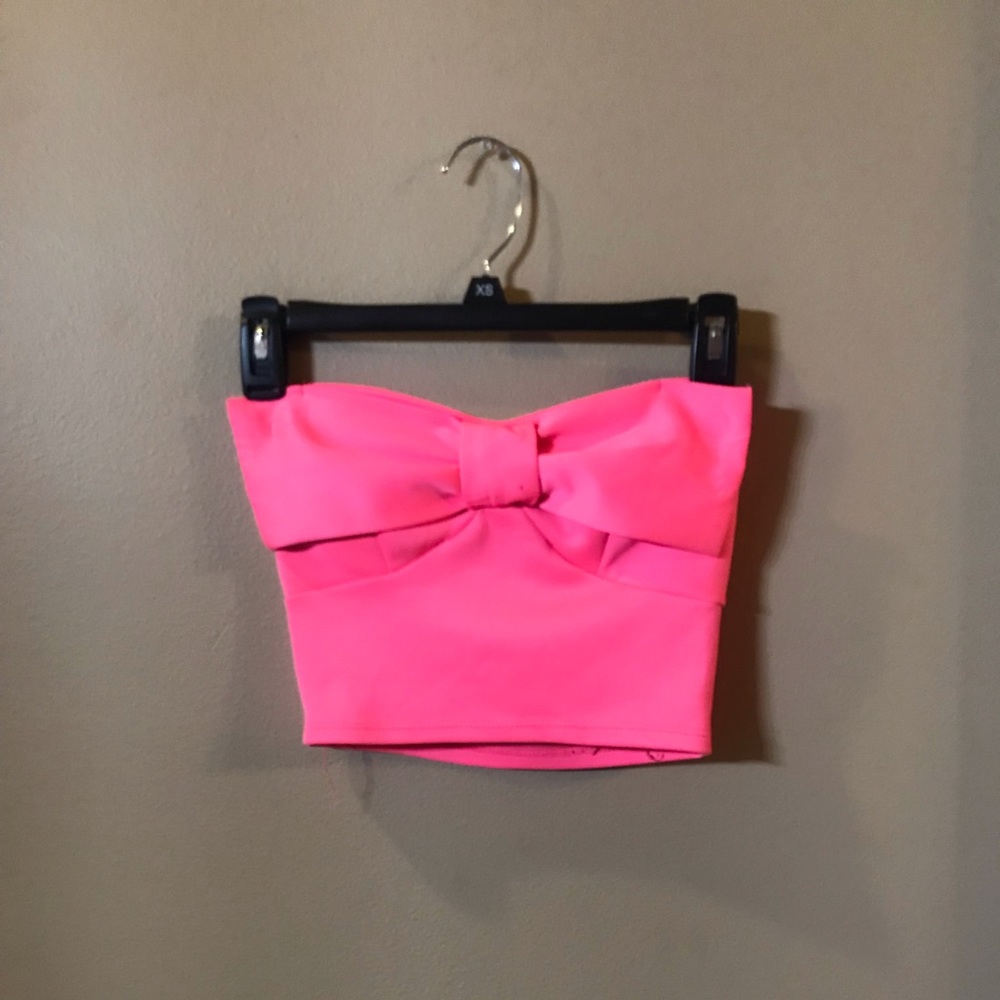 Tiny pink crop